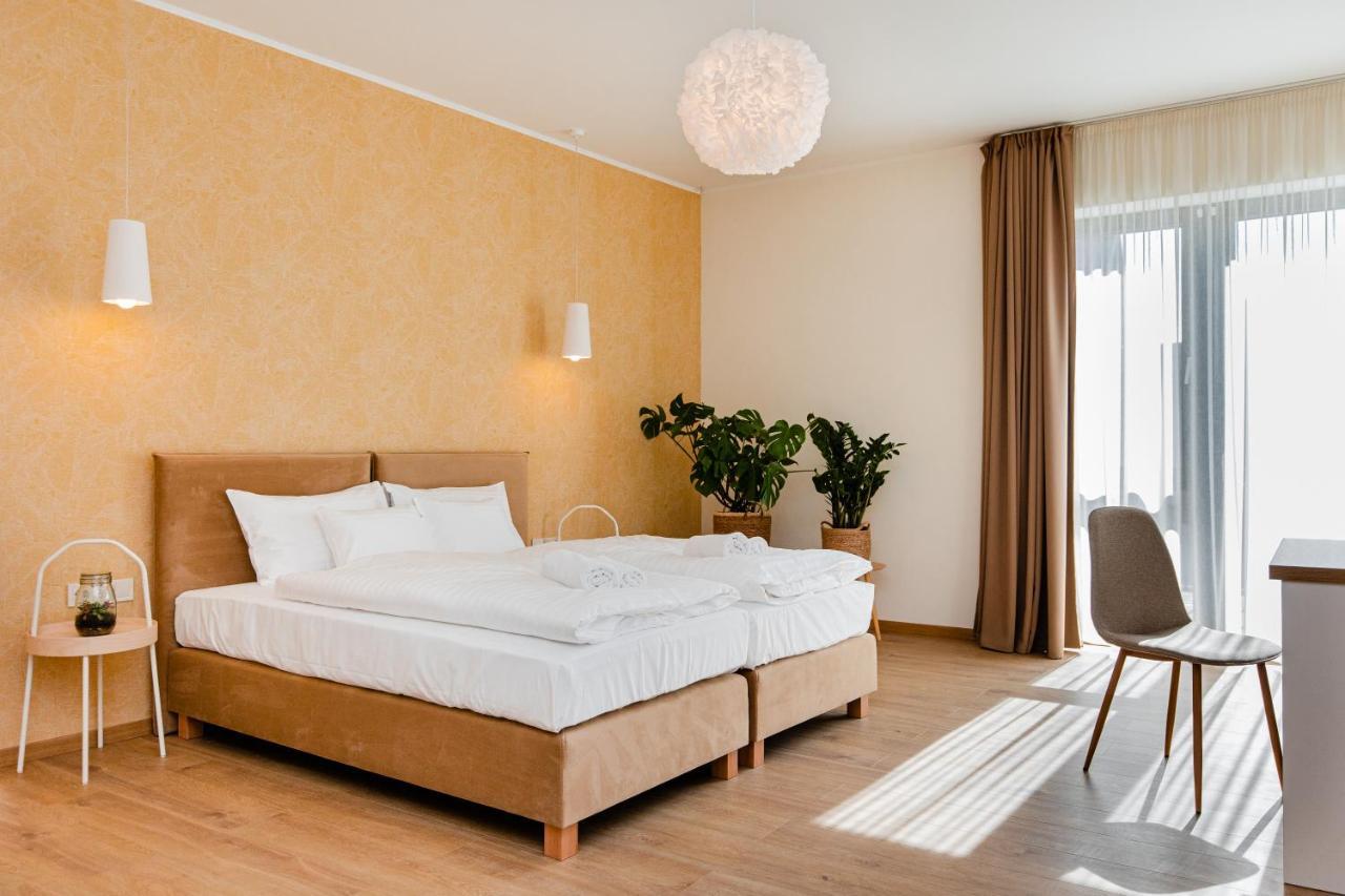 H11 Rooms Esztergom Exterior photo